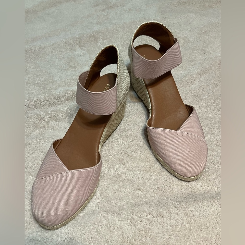 Tommy Bahama Blush Espadrille Wedges